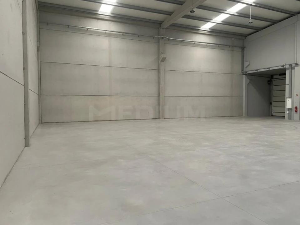 Armazém para Arrendamento em Antas e Abade de Vermoim Foto 4