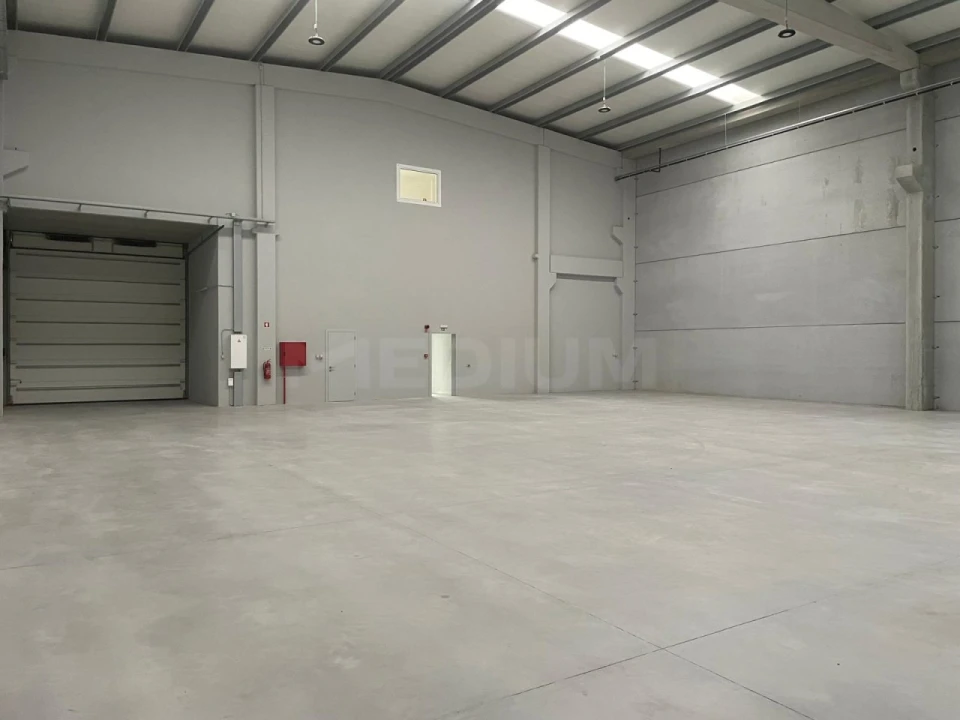 Armazém para Arrendamento em Antas e Abade de Vermoim Foto 6