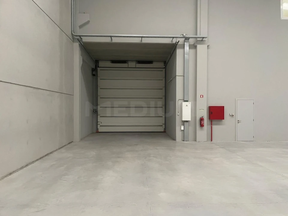 Armazém para Arrendamento em Antas e Abade de Vermoim Foto 7