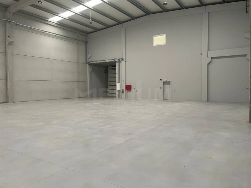 Armazém para Arrendamento em Antas e Abade de Vermoim Foto 8