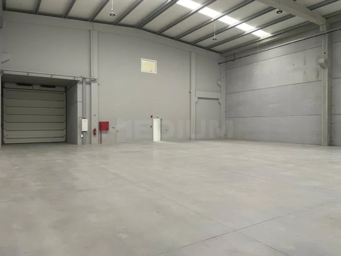 Armazém para Arrendamento em Antas e Abade de Vermoim Foto 6