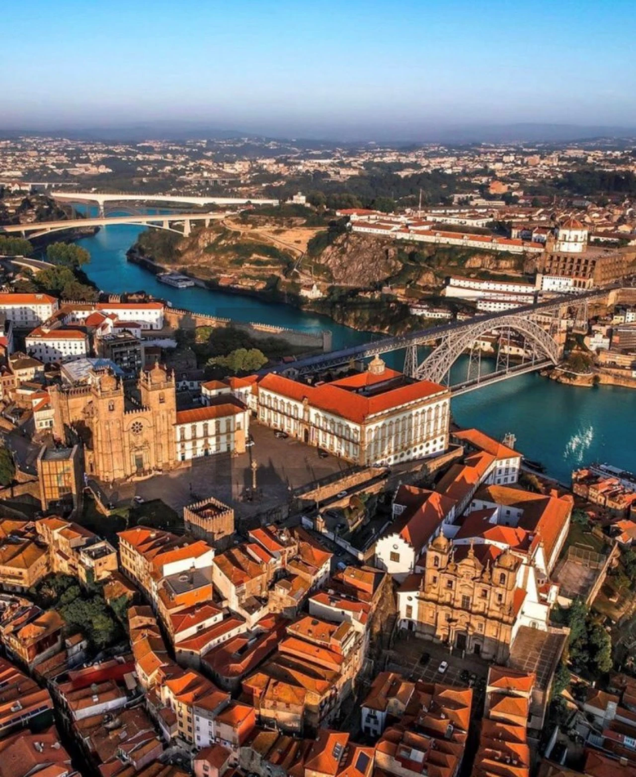 Prédio para Venda em Aldoar, Foz do Douro e Nevogilde Foto 1