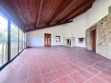 Moradia T3 para Venda em Celeirós, Aveleda e Vimieiro