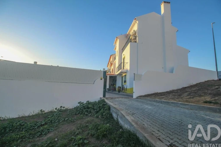 Moradia T3 para Venda em Santa Maria do Castelo e Santiago e Santa Susana Foto 30