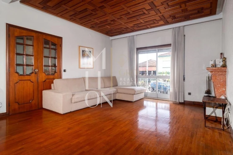 Moradia T4 para Venda em Pedrouços Foto 1