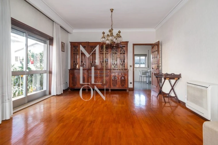 Moradia T4 para Venda em Pedrouços Foto 6