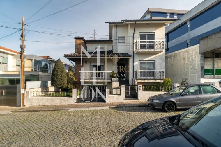 Moradia T4 para Venda em Pedrouços Foto 2