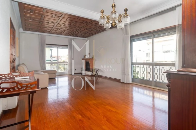 Moradia T4 para Venda em Pedrouços Foto 4