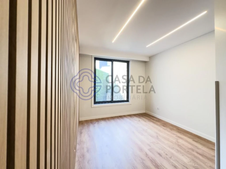 Apartamento T2 para Venda em Campanhã Foto 9