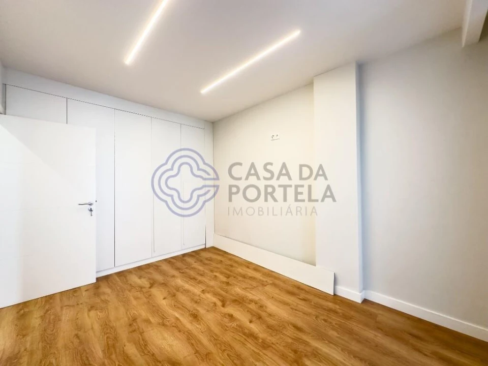 Apartamento T2 para Venda em Campanhã Foto 8