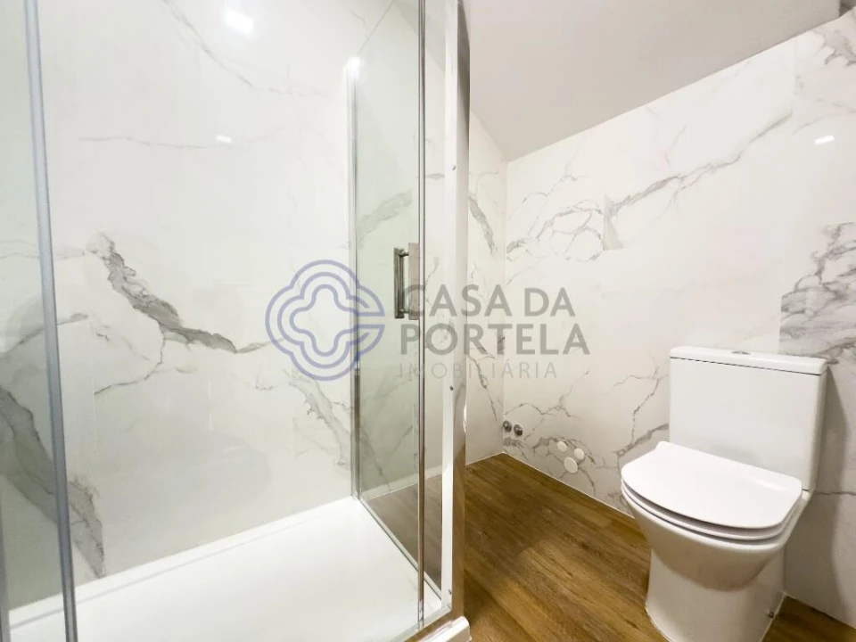 Apartamento T2 para Venda em Campanhã Foto 6