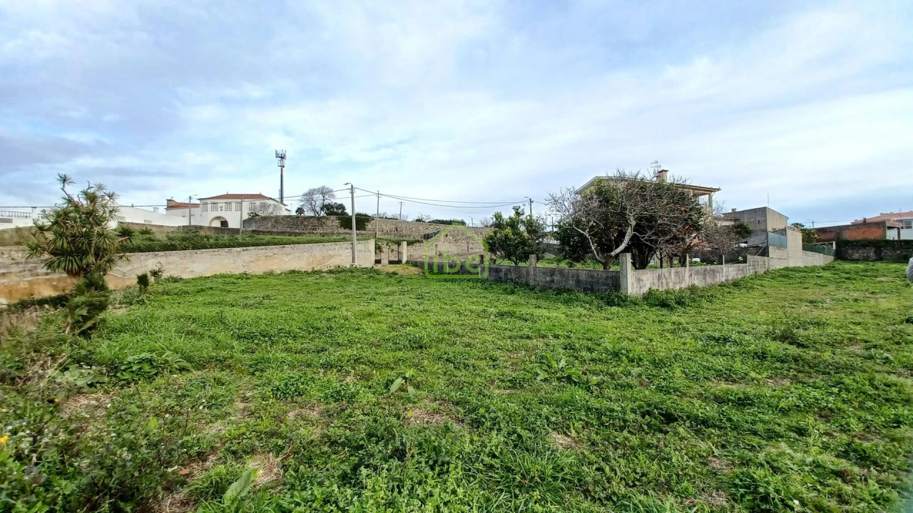 Terreno para Venda em Retorta e Tougues Foto 16
