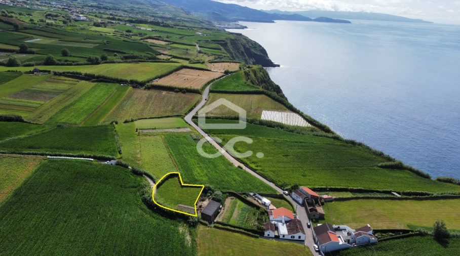 Moradia para Venda em Fenais da Ajuda Foto 14