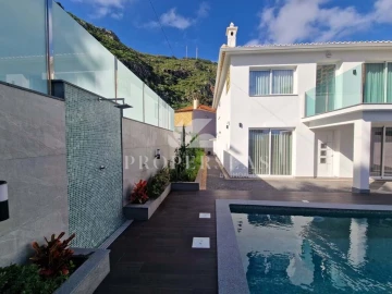 Moradia T4 para Venda em Machico