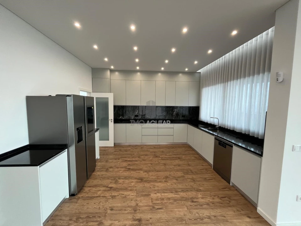 Moradia T3 para Venda em Agua de Pena Foto 23