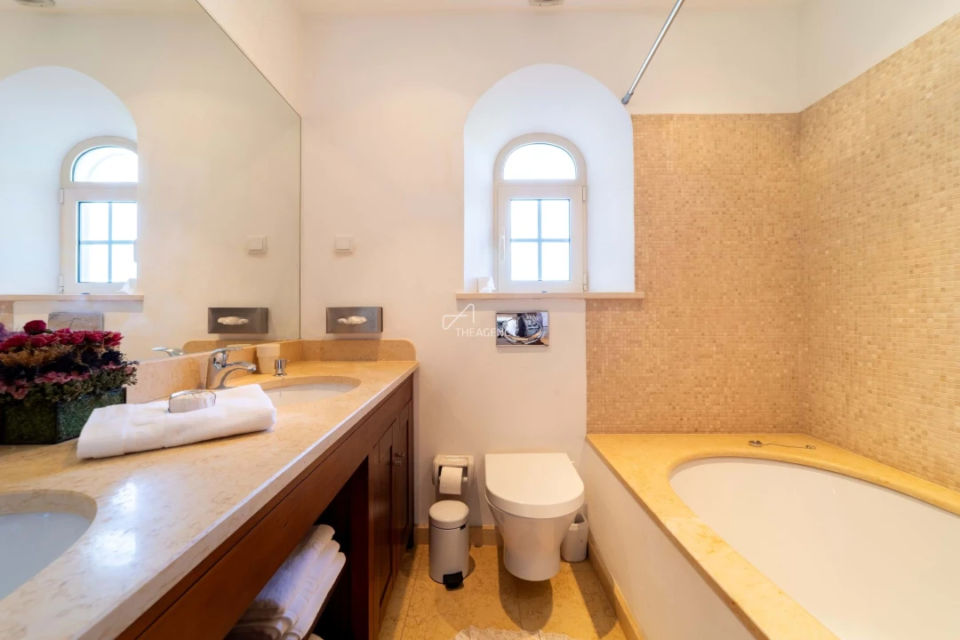 Moradia T4 para Venda em Lagos (São Sebastião e Santa Maria) Foto 13