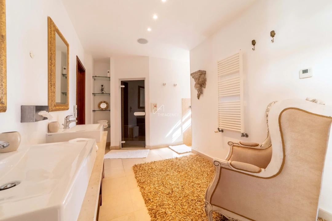 Moradia T4 para Venda em Lagos (São Sebastião e Santa Maria) Foto 36