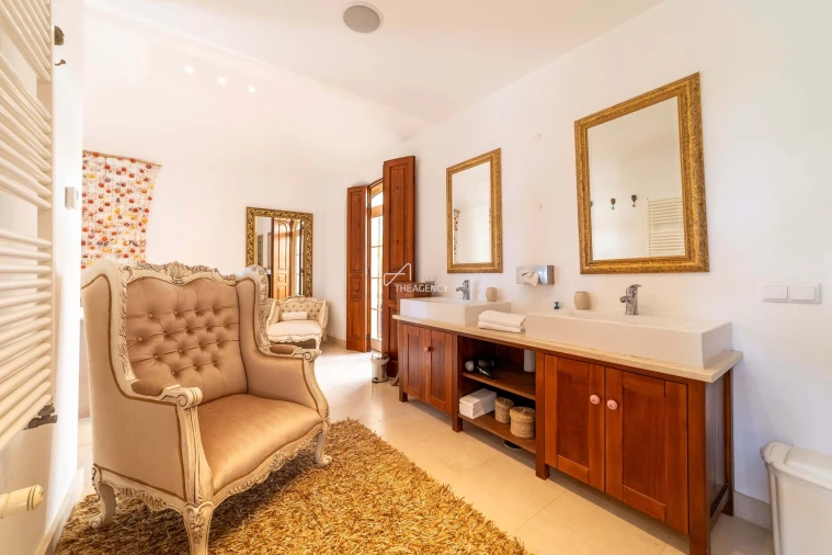 Moradia T4 para Venda em Lagos (São Sebastião e Santa Maria) Foto 35