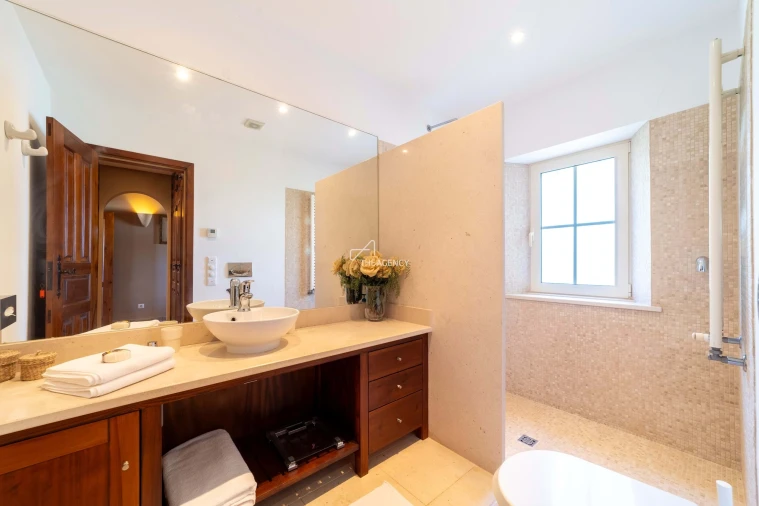 Moradia T4 para Venda em Lagos (São Sebastião e Santa Maria) Foto 12