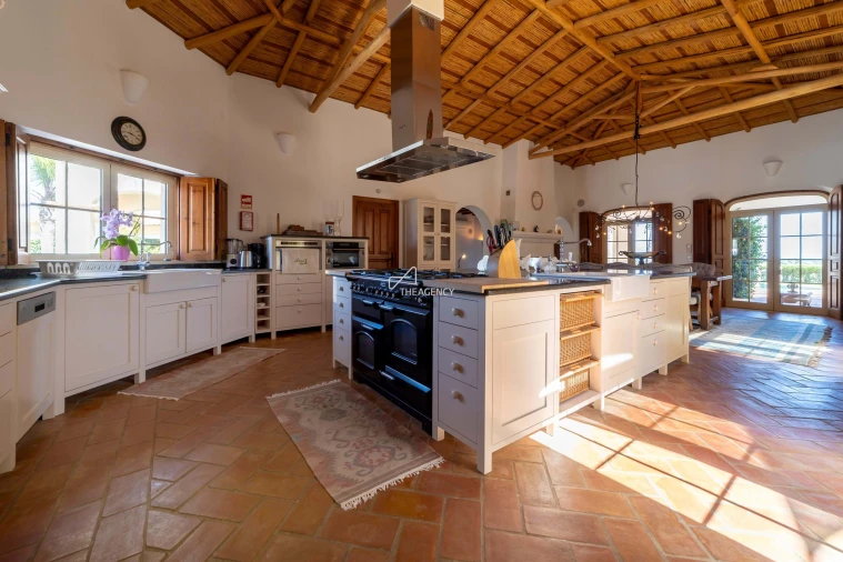 Moradia T4 para Venda em Lagos (São Sebastião e Santa Maria) Foto 4