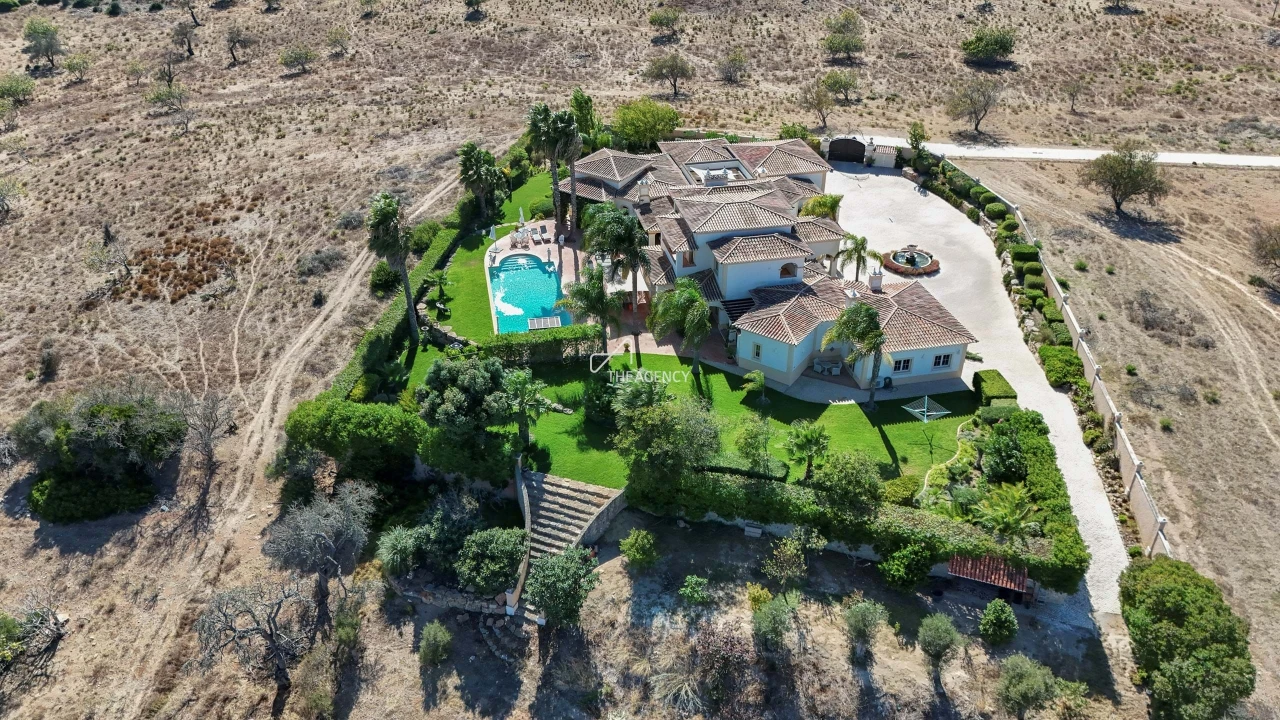 Moradia T4 para Venda em Lagos (São Sebastião e Santa Maria) Foto 3