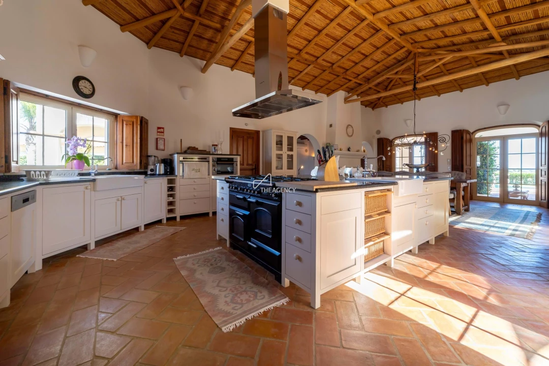 Moradia T4 para Venda em Lagos (São Sebastião e Santa Maria) Foto 4