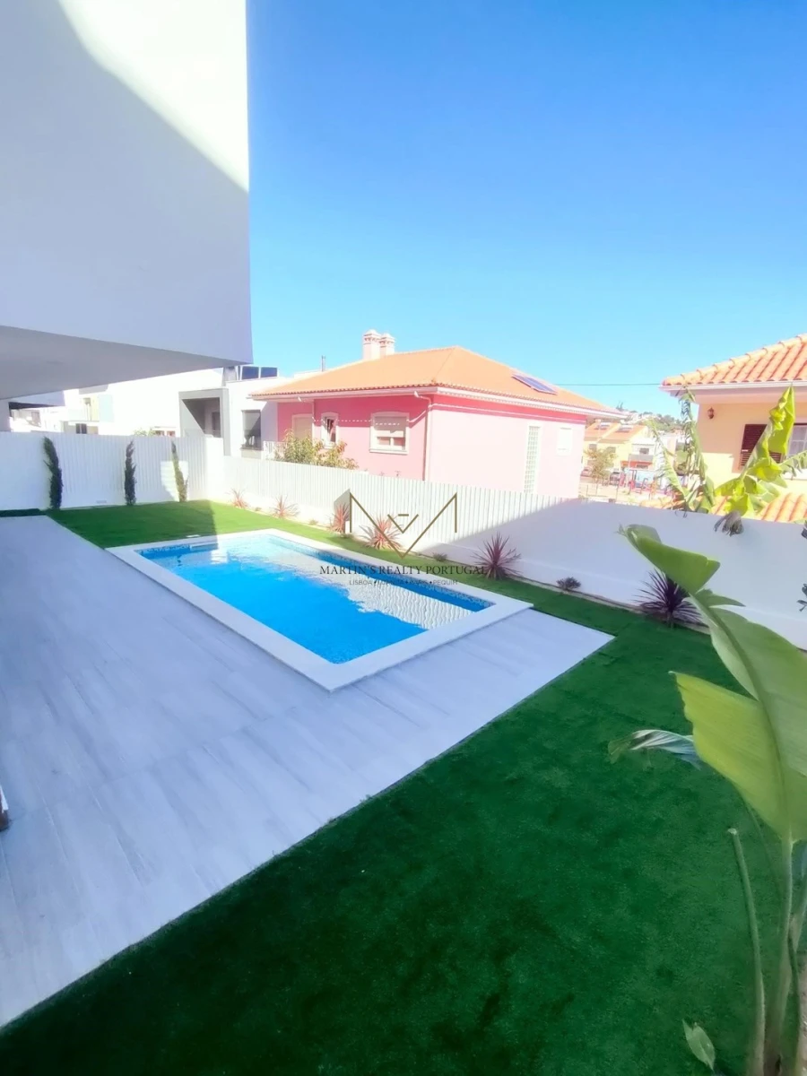 Moradia T4 para Venda em Odivelas Foto 23