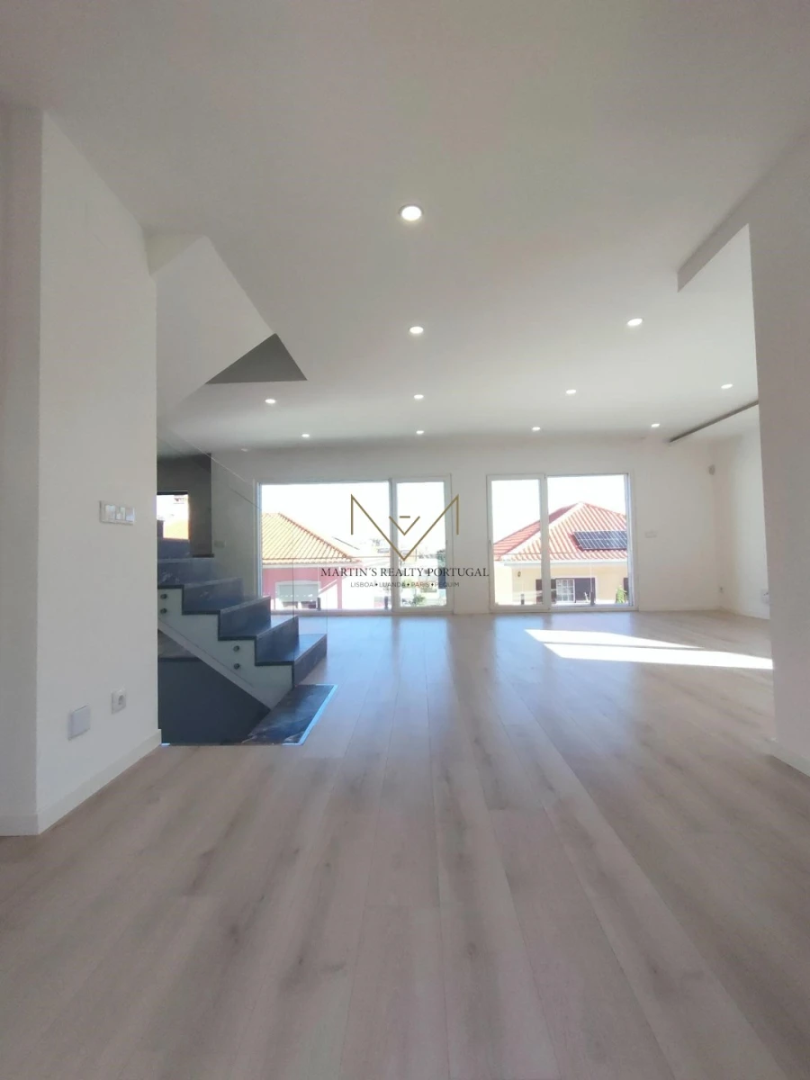 Moradia T4 para Venda em Odivelas Foto 7