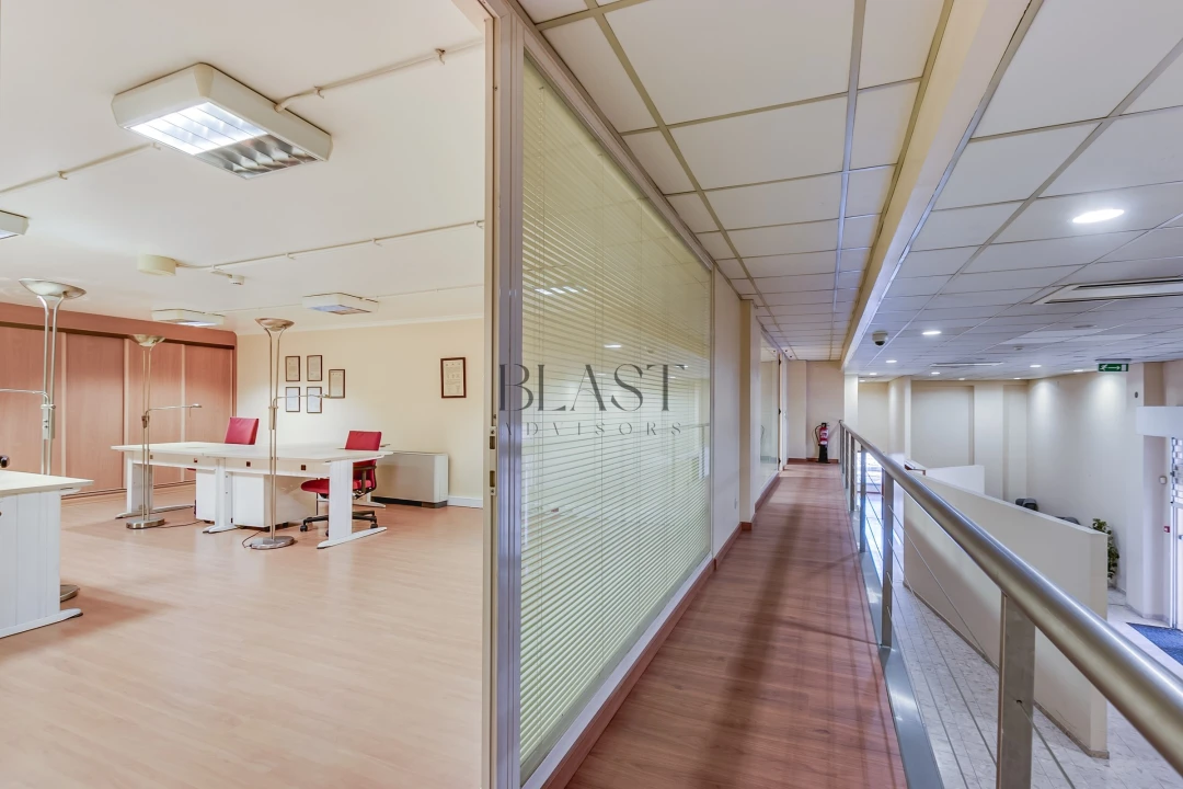 Negócio para Venda em Sacavém e Prior Velho Foto 33