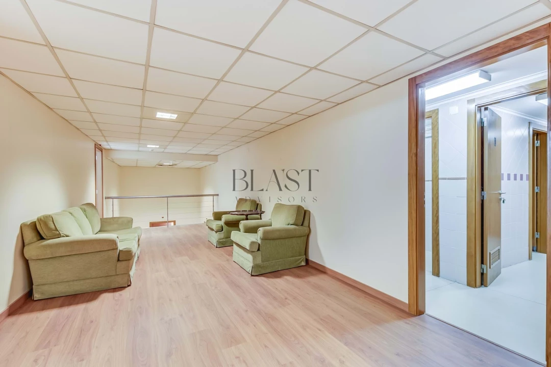 Negócio para Venda em Sacavém e Prior Velho Foto 36