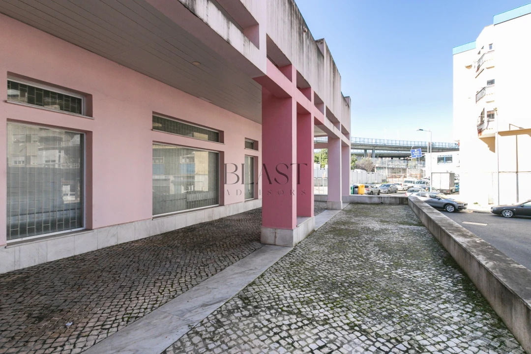 Negócio para Venda em Sacavém e Prior Velho Foto 43