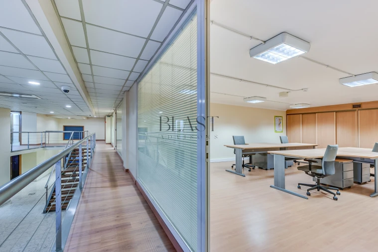 Negócio para Venda em Sacavém e Prior Velho Foto 4