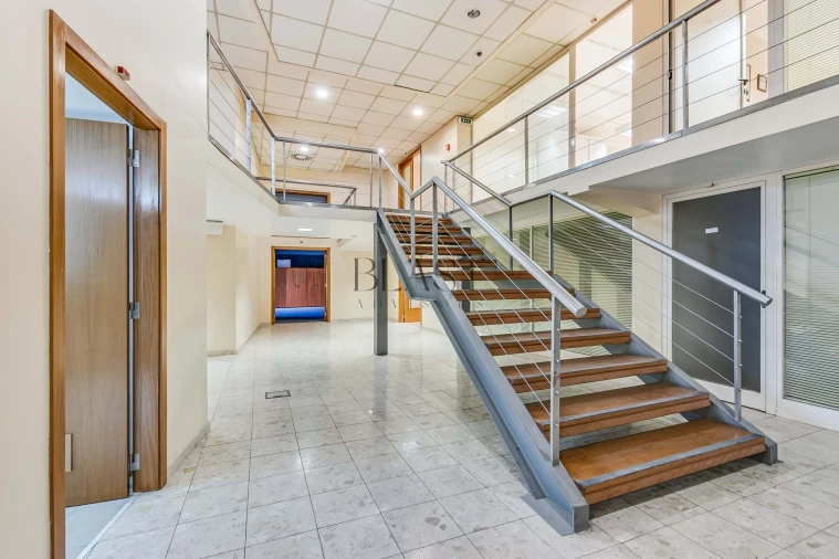 Negócio para Venda em Sacavém e Prior Velho Foto 22