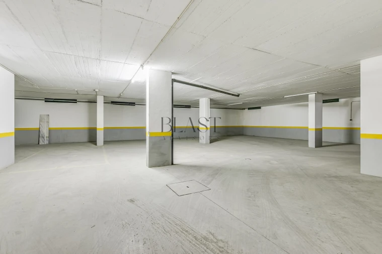 Negócio para Venda em Sacavém e Prior Velho Foto 47