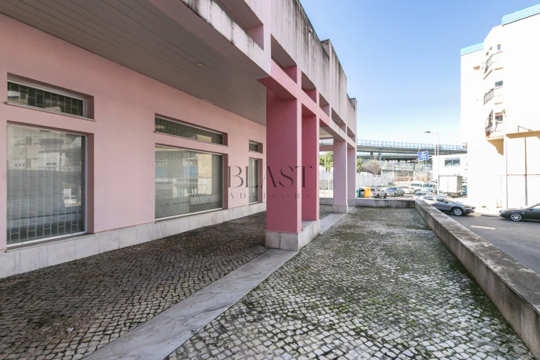 Negócio para Venda em Sacavém e Prior Velho Foto 43