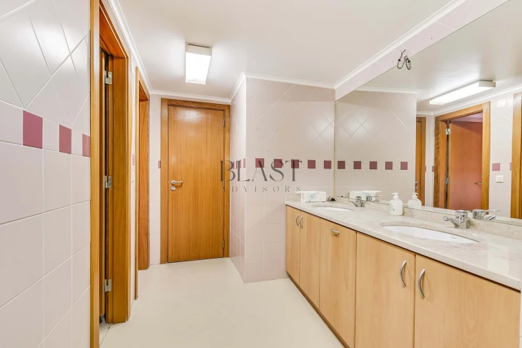 Negócio para Venda em Sacavém e Prior Velho Foto 39