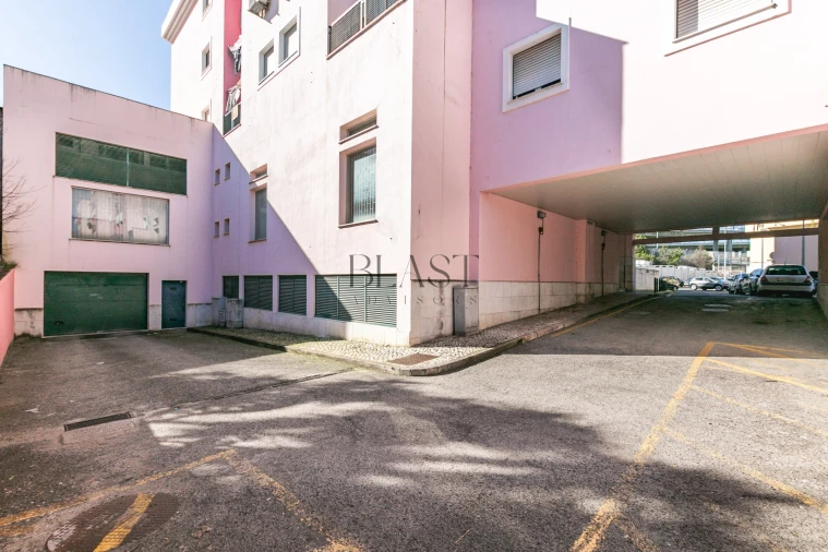 Negócio para Venda em Sacavém e Prior Velho Foto 46