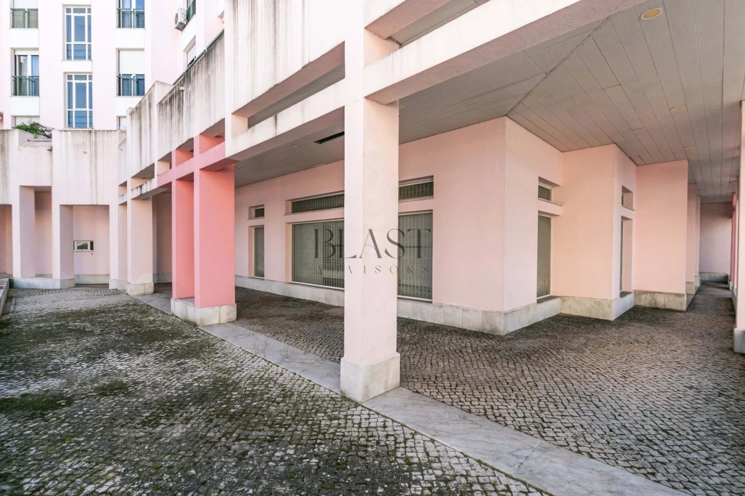 Negócio para Venda em Sacavém e Prior Velho Foto 45