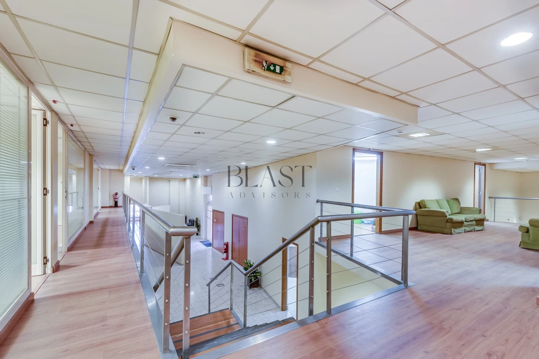 Negócio para Venda em Sacavém e Prior Velho Foto 31