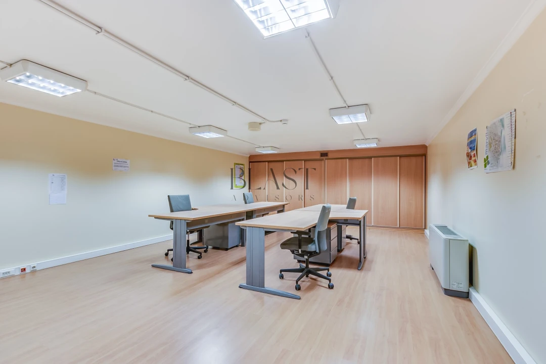 Negócio para Venda em Sacavém e Prior Velho Foto 37