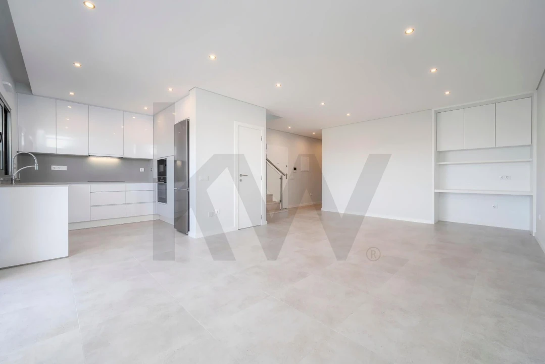 Apartamento T3 para Venda em Faro (Sé e São Pedro) Foto 3