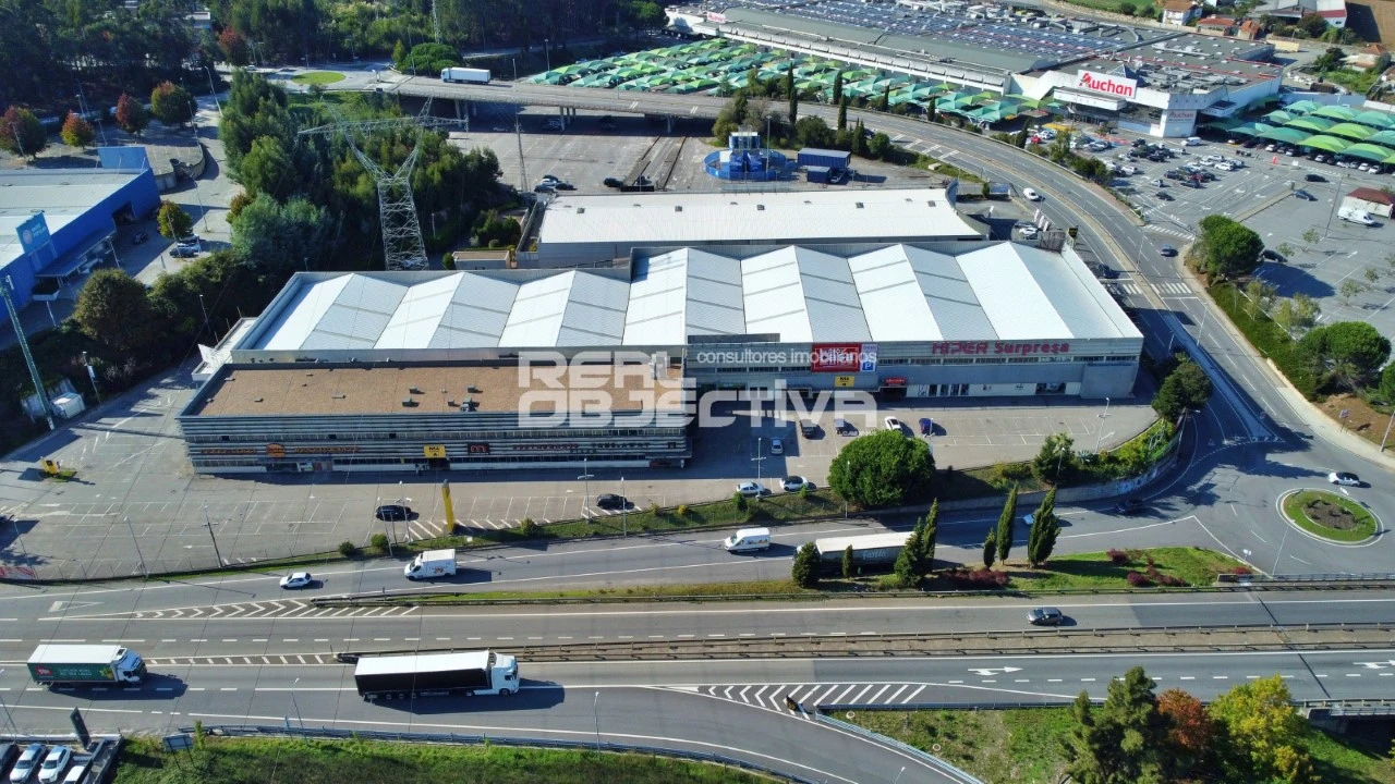 Loja para Arrendamento em Castêlo da Maia Foto 18