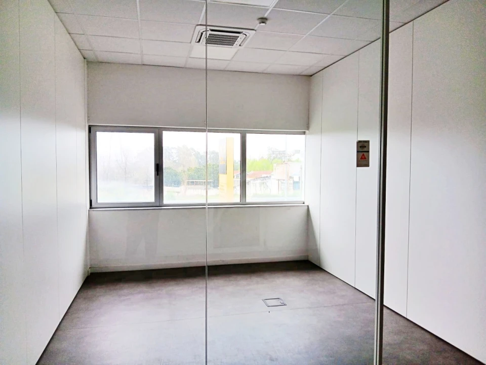 Loja para Arrendamento em Castêlo da Maia Foto 6