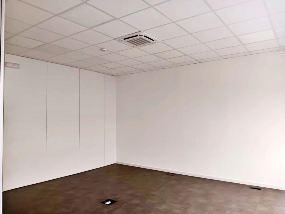 Loja para Arrendamento em Castêlo da Maia Foto 13