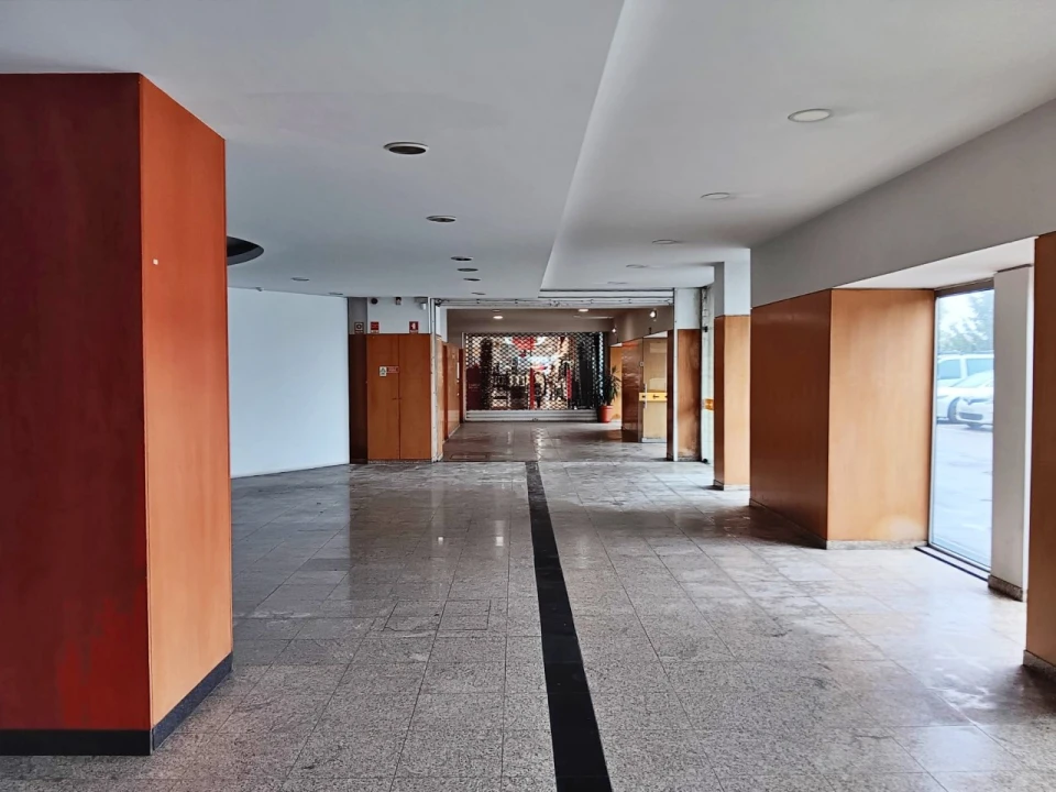 Loja para Arrendamento em Castêlo da Maia Foto 4