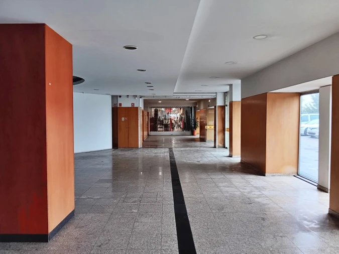 Loja para Arrendamento em Castêlo da Maia Foto 4