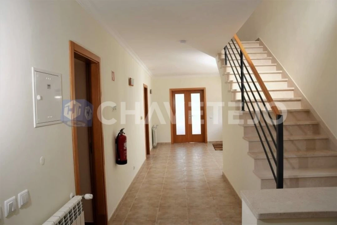 Moradia T6 para Venda em Pussos São Pedro Foto 9