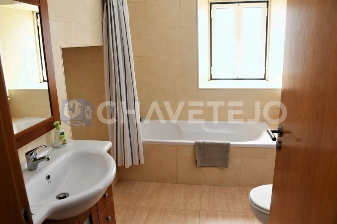 Moradia T6 para Venda em Pussos São Pedro Foto 28