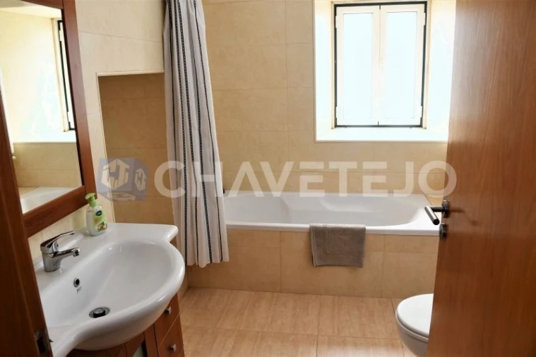 Moradia T6 para Venda em Pussos São Pedro Foto 28