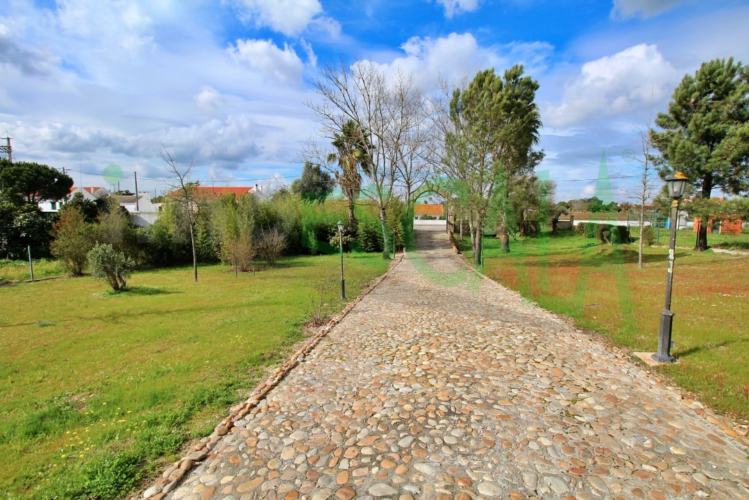 Moradia T4 para Venda em Benavente Foto 38